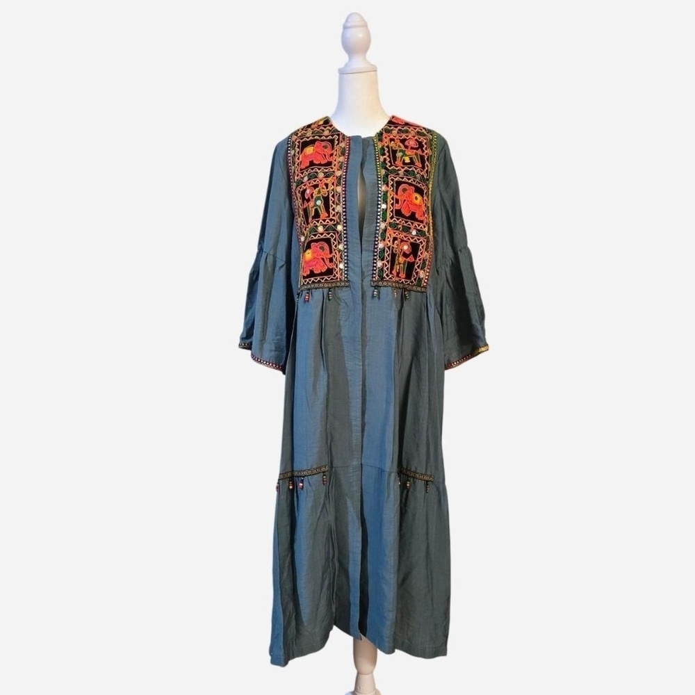 Looske green maxi dress with embroidery and beading Size: XL